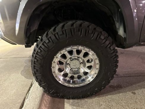 Used 2019 Toyota Tacoma SR5 image 5