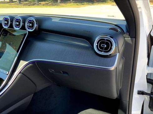 Certified 2025 Mercedes-Benz GLC 300 4MATIC image 10