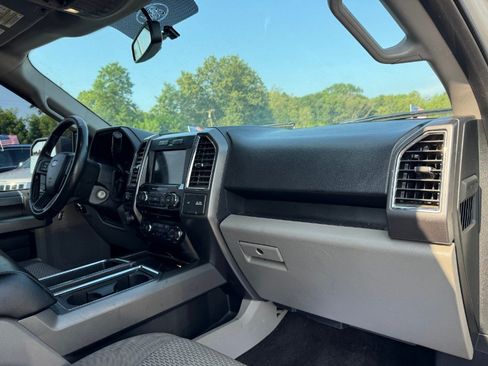 Used 2016 Ford F150 XLT w/ Equipment Group 302A Luxury AWD/4WD image 19