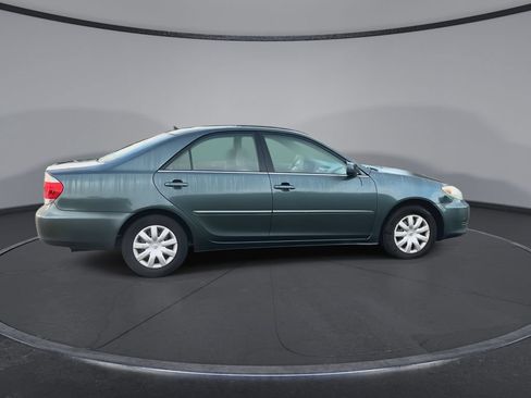 Used 2005 Toyota Camry LE w/ Fleet Convenience Pkg FWD image 9