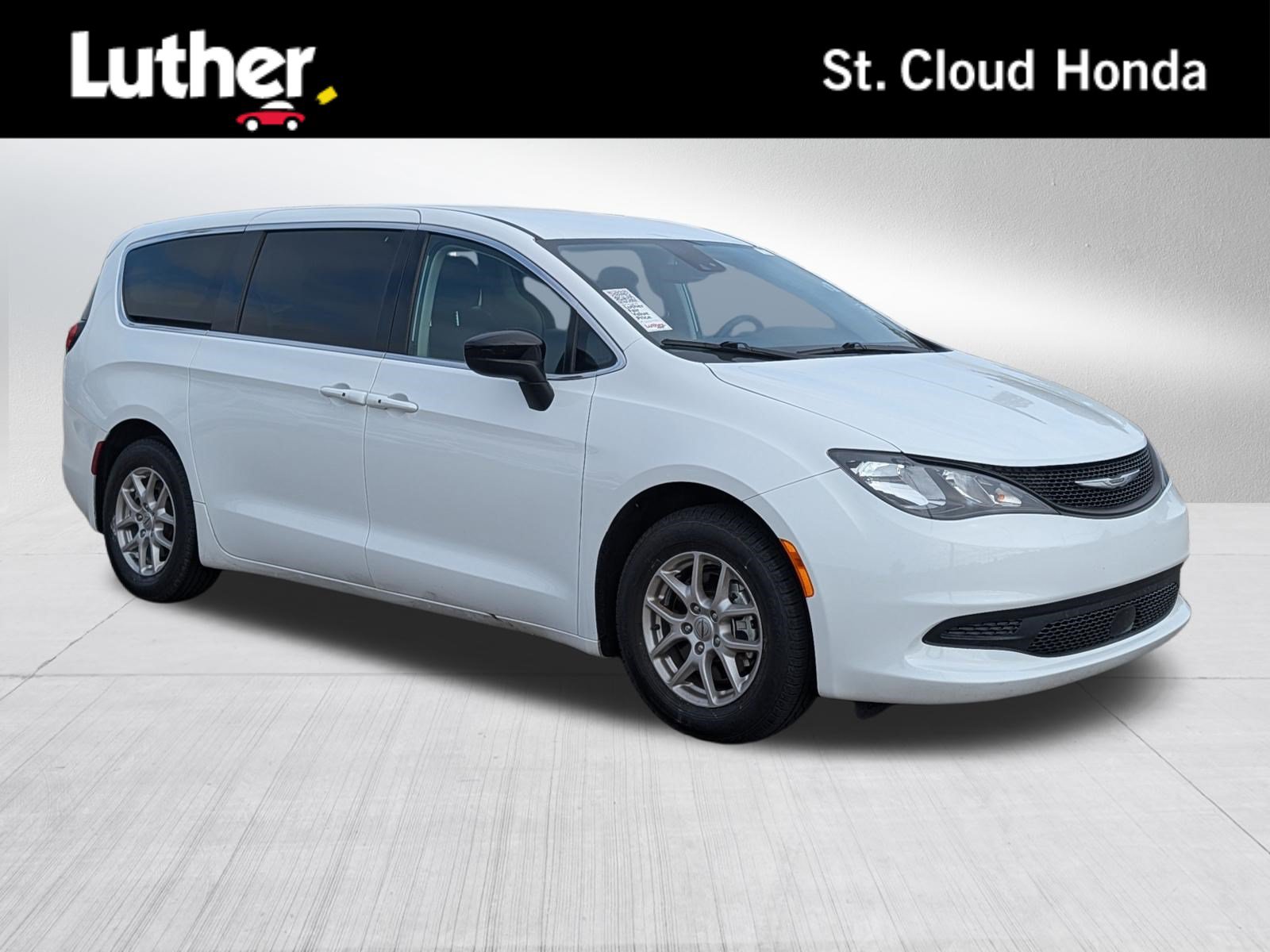 Used 2024 Chrysler Voyager LX FWD image 1
