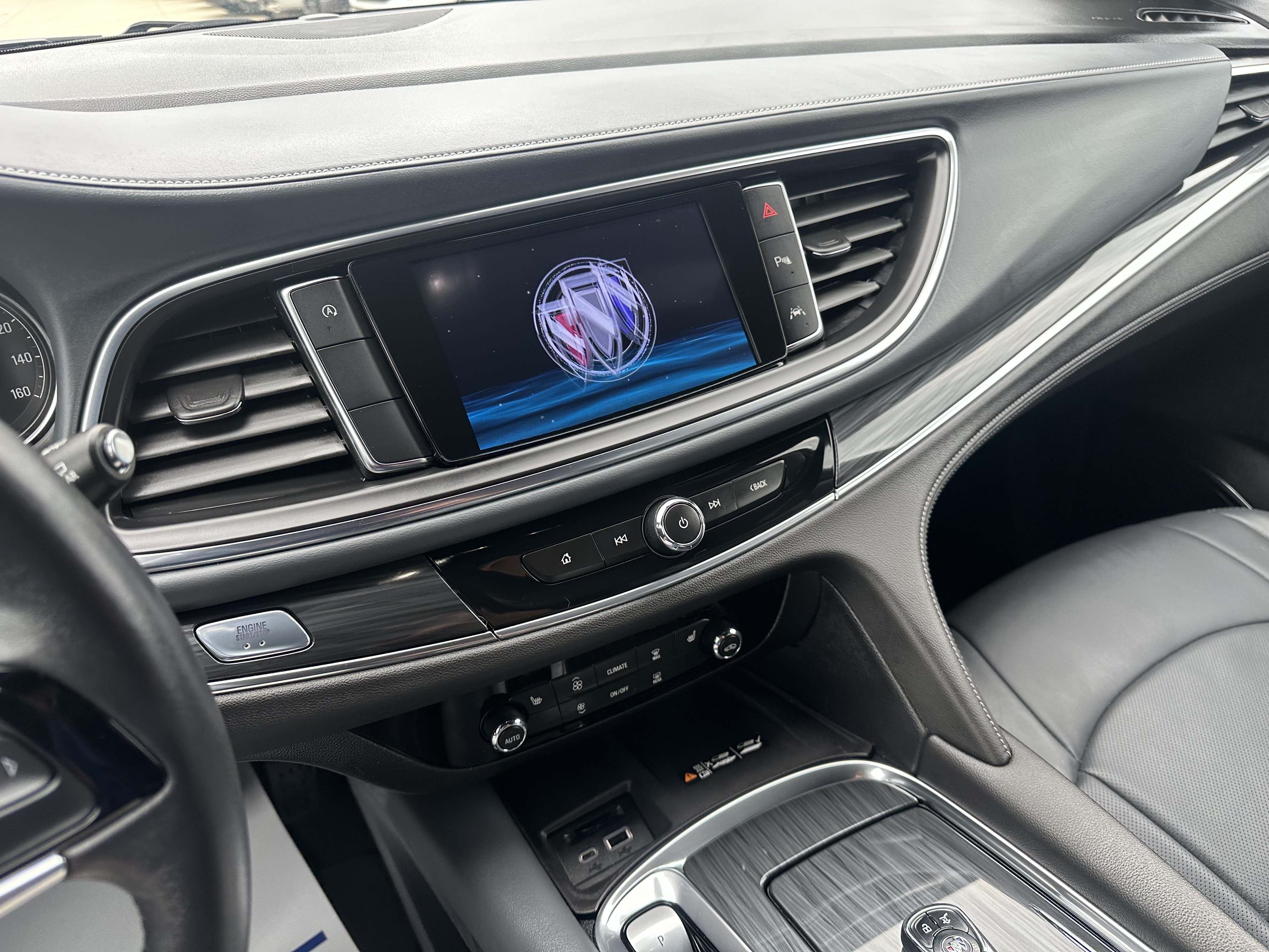 Used 2024 Buick Enclave Essence FWD image 17