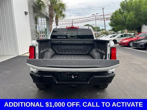 Used 2023 Chevrolet Colorado ZR2 w/ ZR2 Convenience Package III AWD/4WD image 35