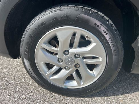 Used 2020 Hyundai Venue SEL w/ Convenience Package FWD image 11
