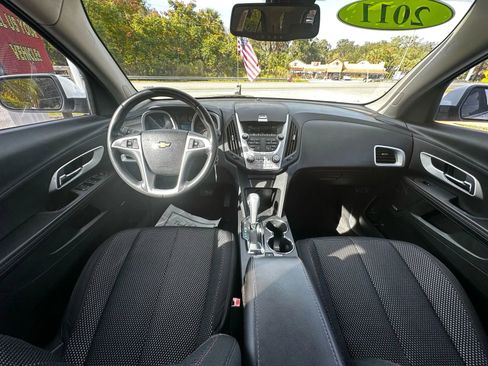 Used 2011 Chevrolet Equinox LT w/ Driver Convenience Package image 15