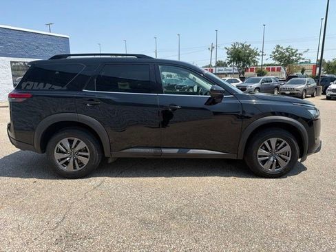 Used 2024 Nissan Pathfinder SV FWD image 6