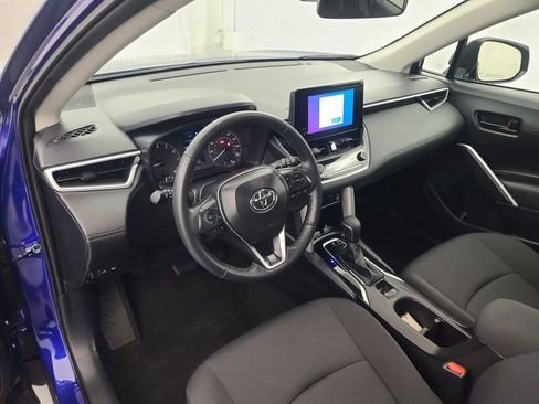 Used 2025 Toyota Corolla Cross LE image 23