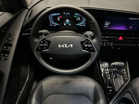 Certified 2026 Kia Niro SX Touring image 16
