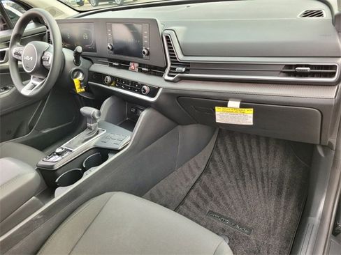 Used 2025 Kia Sportage LX image 16