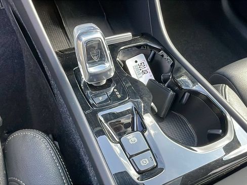 Used 2025 Volvo XC40 B5 Plus AWD/4WD image 16