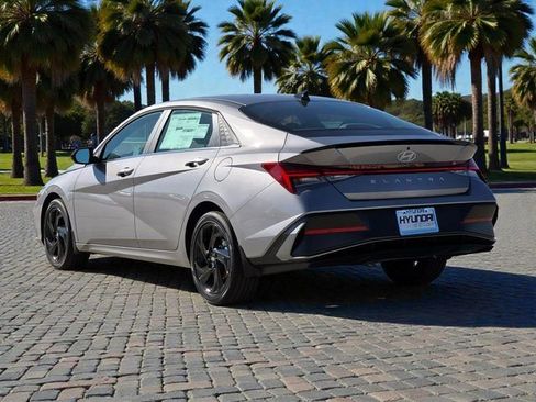 New 2026 Hyundai Elantra SEL Sport Premium FWD image 5