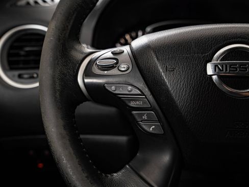 Used 2018 Nissan Pathfinder SL FWD image 28