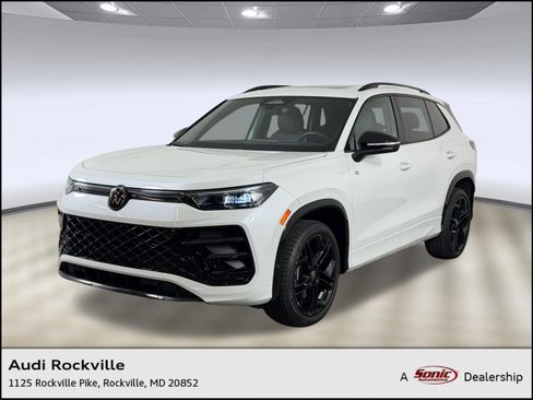 Used 2025 Volkswagen Tiguan SE R-Line AWD/4WD image 1
