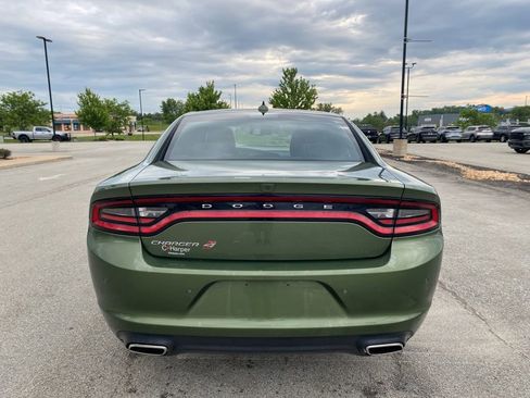 Used 2022 Dodge Charger SXT w/ Driver Convenience Group AWD/4WD image 3