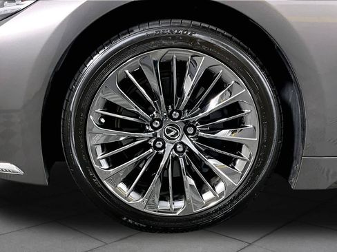 Used 2021 Lexus LS 500 w/ Interior Upgrade Package RWD image 10