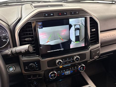 Used 2022 Ford F350 Platinum w/ FX4 Off-Road Package AWD/4WD image 19