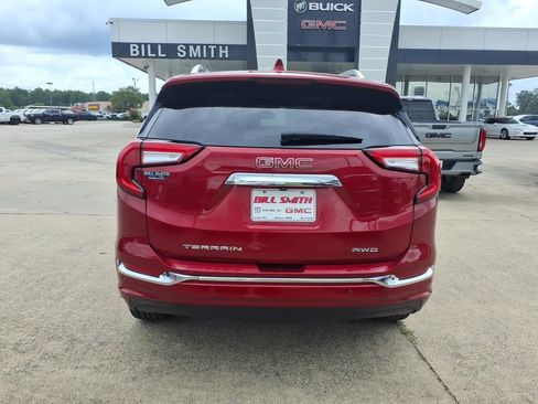 Used 2024 GMC Terrain Denali w/ Denali Premium Package AWD/4WD image 6