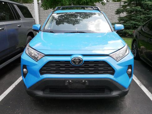 Certified 2021 Toyota RAV4 XLE w/ Convenience Package AWD/4WD image 2