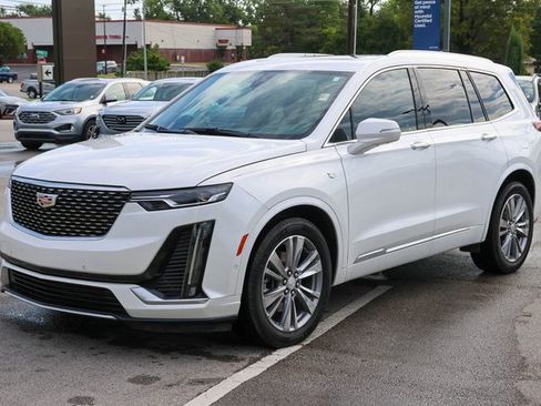 Used 2023 Cadillac XT6 Premium Luxury w/ Technology Package image 6