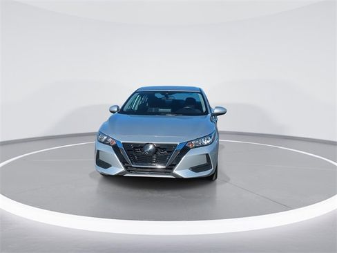 Used 2022 Nissan Sentra SV image 3