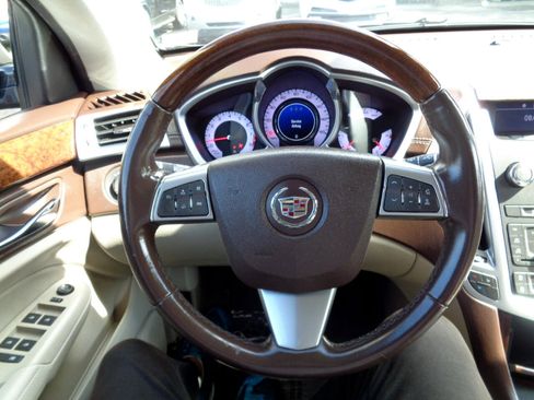 Used 2011 Cadillac SRX Luxury image 11