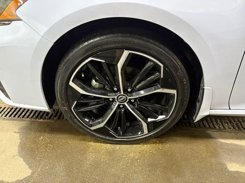 Used 2023 Nissan Altima 2.5 SR image 22