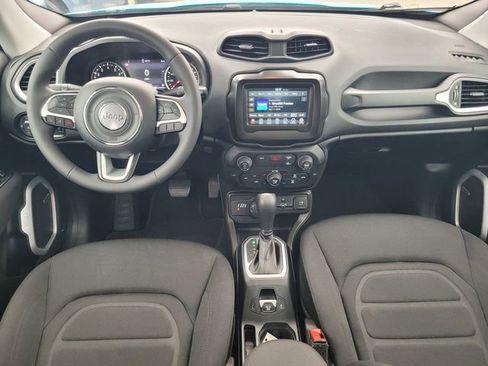 Used 2021 Jeep Renegade Latitude w/ Sun & Sound Group image 14