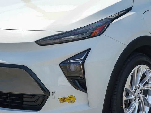 Used 2022 Chevrolet Bolt EUV LT w/ Driver Confidence Package FWD image 8