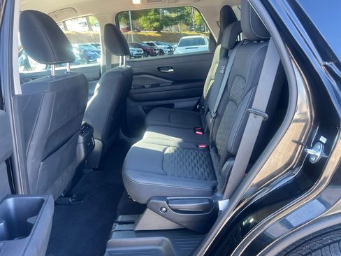 Used 2022 Nissan Pathfinder SV image 24