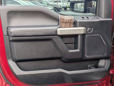 Used 2019 Ford F250 Lariat w/ Chrome Package image 12