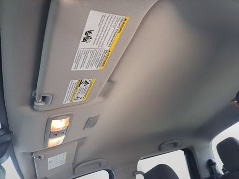 Used 2022 Nissan Frontier S w/ Technology Package AWD/4WD image 13