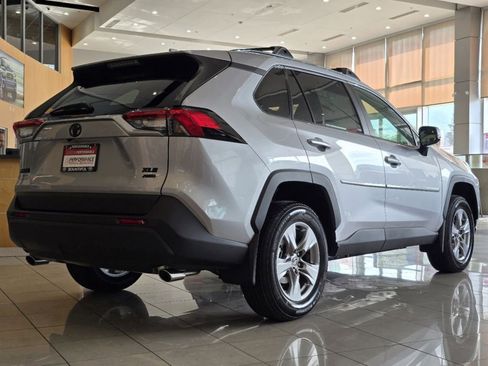 Used 2024 Toyota RAV4 XLE AWD/4WD image 21