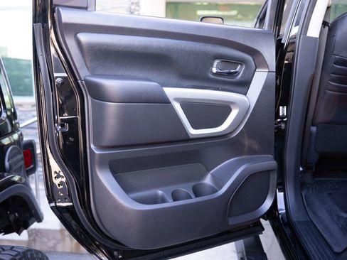 Used 2023 Nissan Titan SV w/ SV Convenience Package AWD/4WD image 20