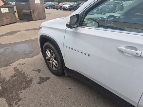 Used 2018 Chevrolet Traverse LT AWD/4WD image 5
