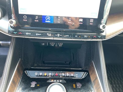Used 2022 Jeep Grand Wagoneer Series II AWD/4WD image 20