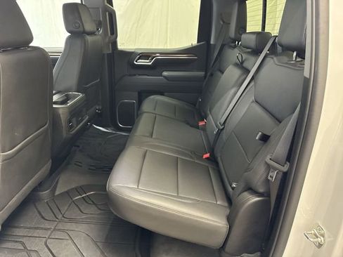 Certified 2025 Chevrolet Silverado 1500 LT w/ Leather Package AWD/4WD image 12