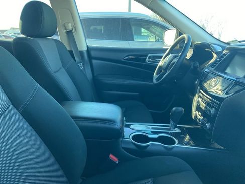 Used 2018 Nissan Pathfinder S image 7
