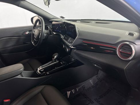 Used 2024 Chevrolet Trax RS w/ Driver Confidence Package image 27