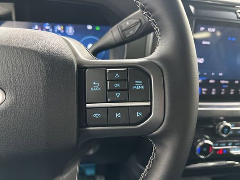 New 2026 Ford F250 Lariat w/ Black Appearance Package image 34