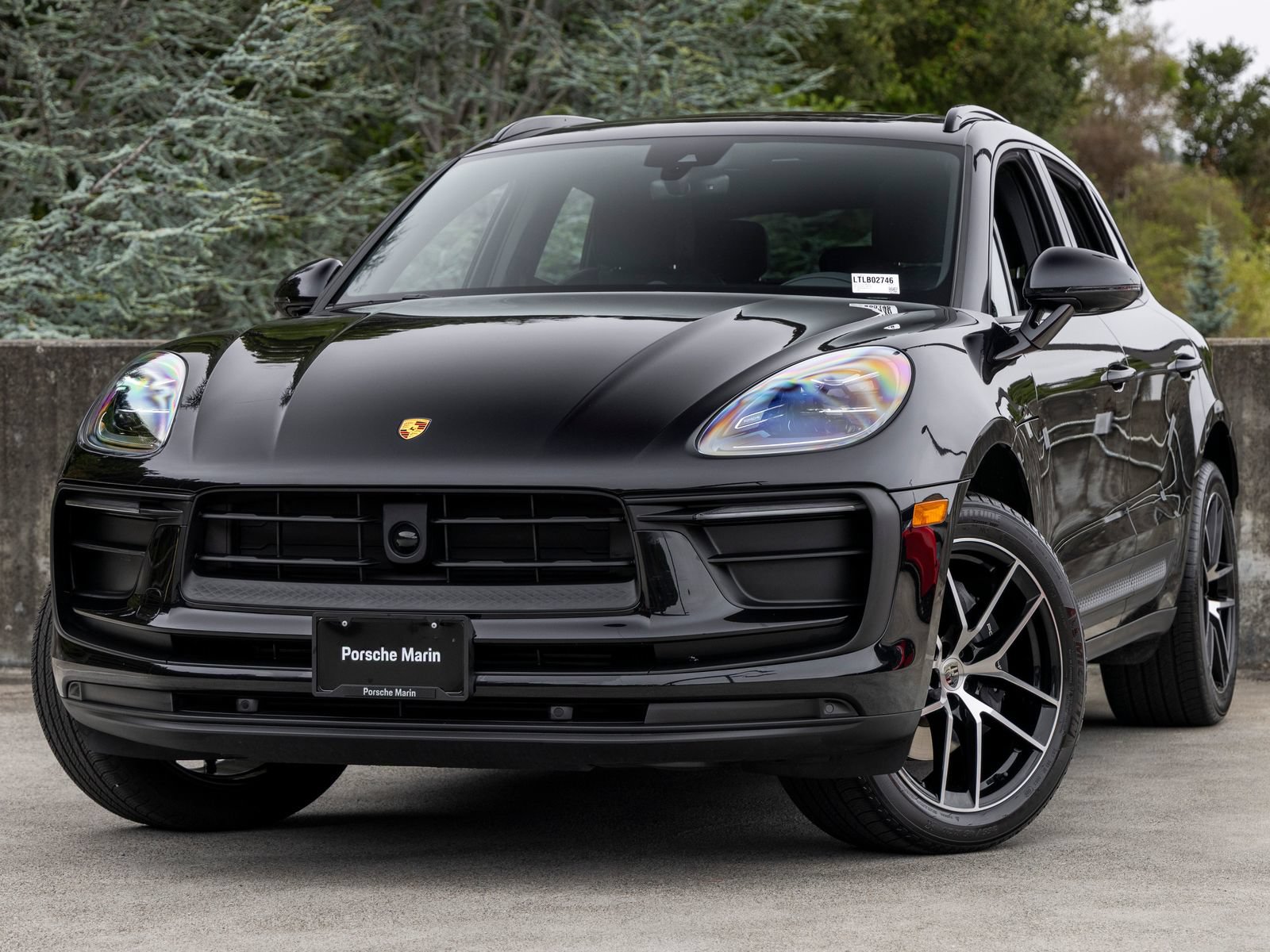 Used 2026 Porsche Macan AWD/4WD image 1