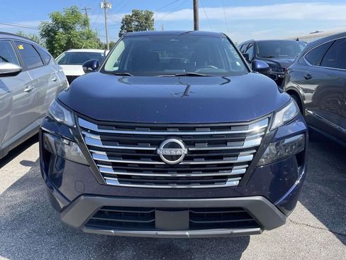 Used 2024 Nissan Rogue SV FWD image 2