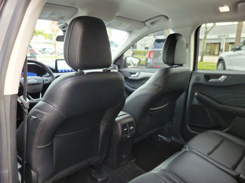 Used 2021 Ford Escape SEL w/ Technology Package FWD image 9