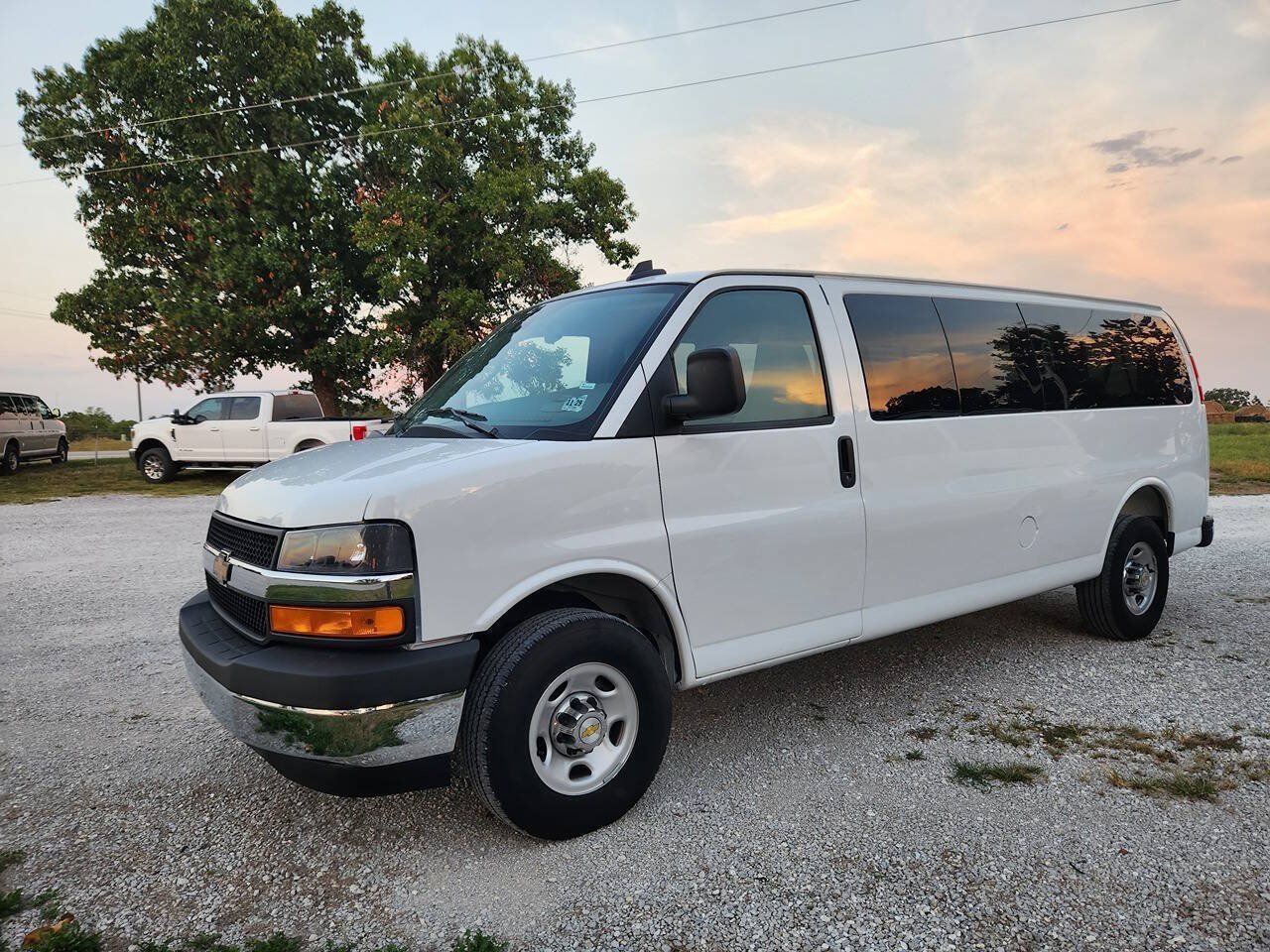 Used 2025 Chevrolet Express 3500 LT w/ LT Preferred Equipment Group RWD image 1