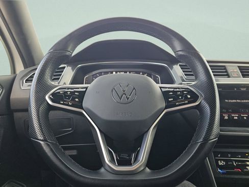 Used 2022 Volkswagen Tiguan SEL R-Line image 31