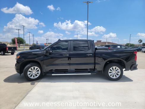 Used 2024 Chevrolet Silverado 1500 Custom image 4