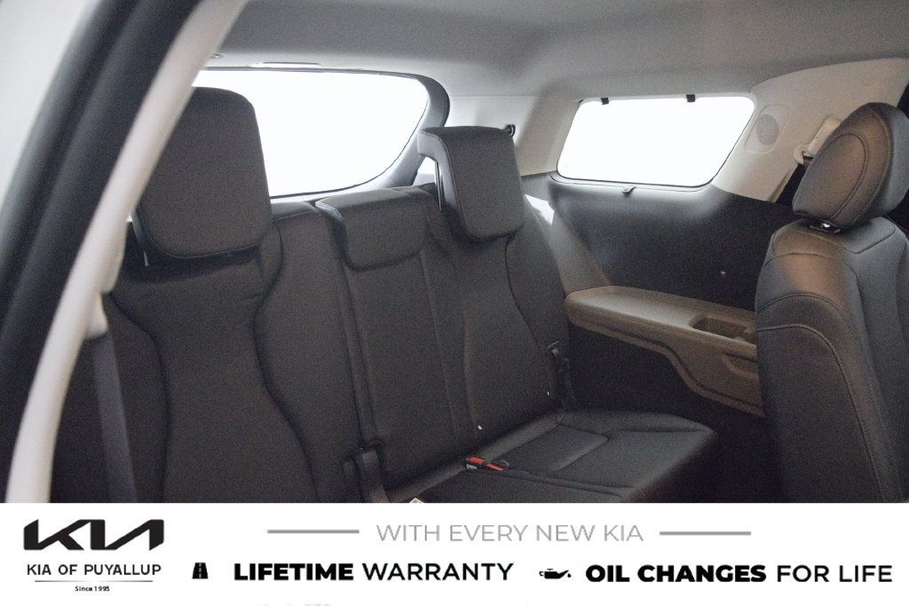 New 2026 Kia Carnival EX FWD image 14
