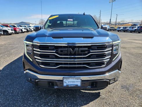 Used 2023 GMC Sierra 1500 SLT AWD/4WD image 3