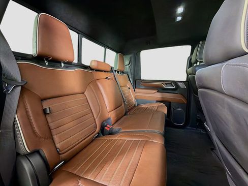 Used 2024 GMC Sierra 2500 Denali Ultimate image 31