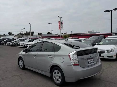 Used 2010 Toyota Prius Five FWD image 4