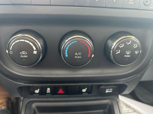 Used 2016 Jeep Patriot High Altitude image 24